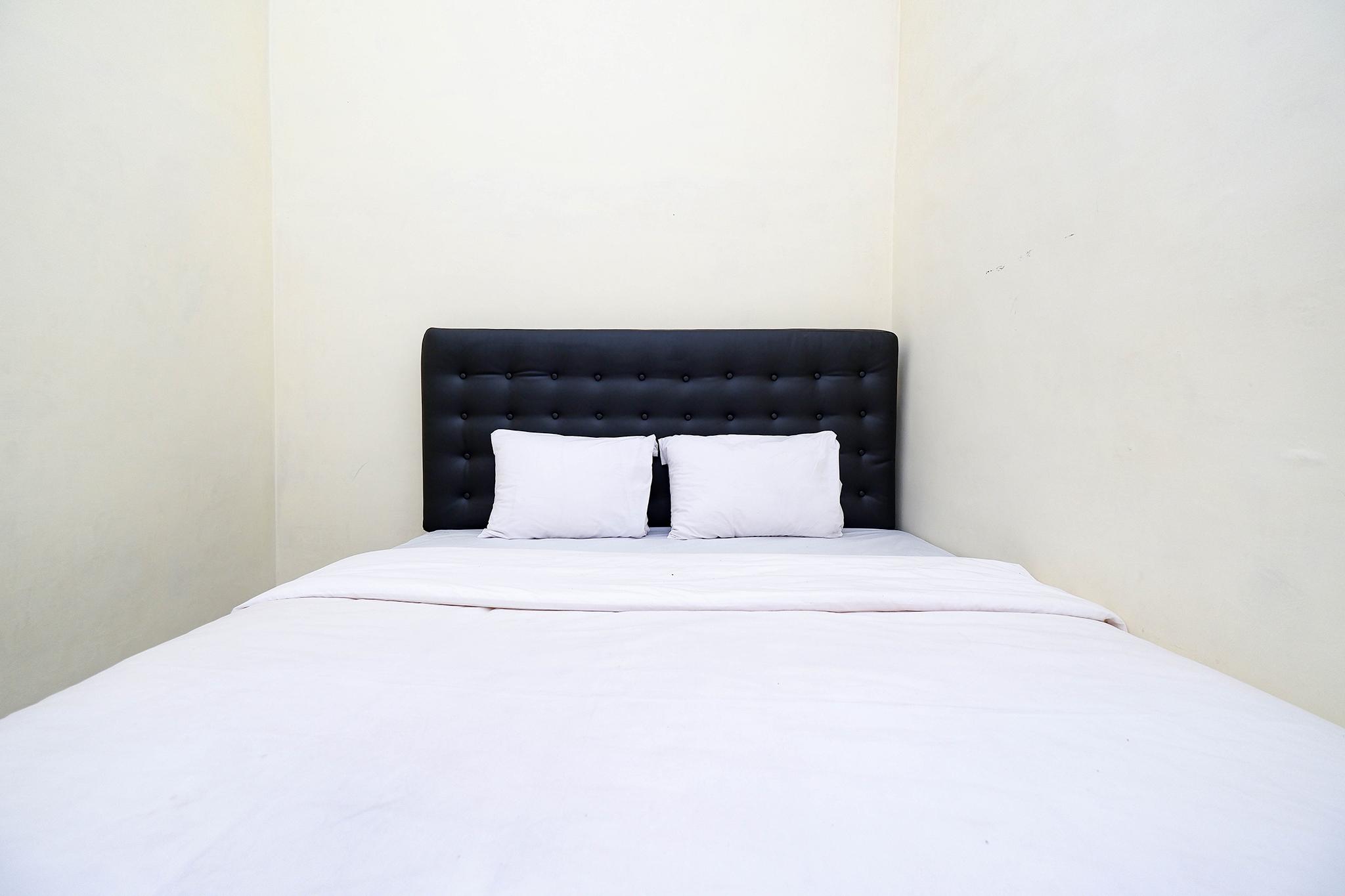 Super Oyo Capital O 2258 Santana Syariah Guest House Kartosuro Dış mekan fotoğraf