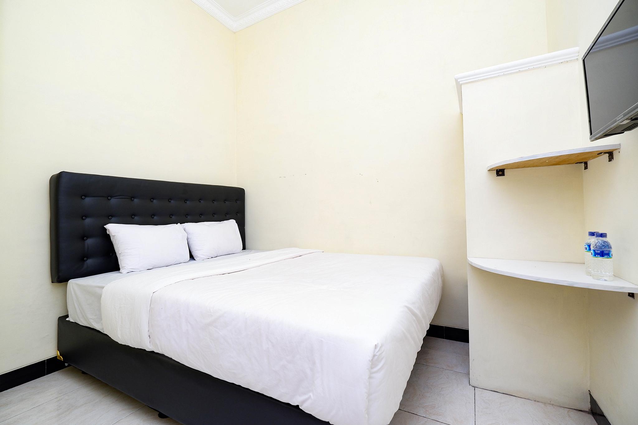Super Oyo Capital O 2258 Santana Syariah Guest House Kartosuro Dış mekan fotoğraf