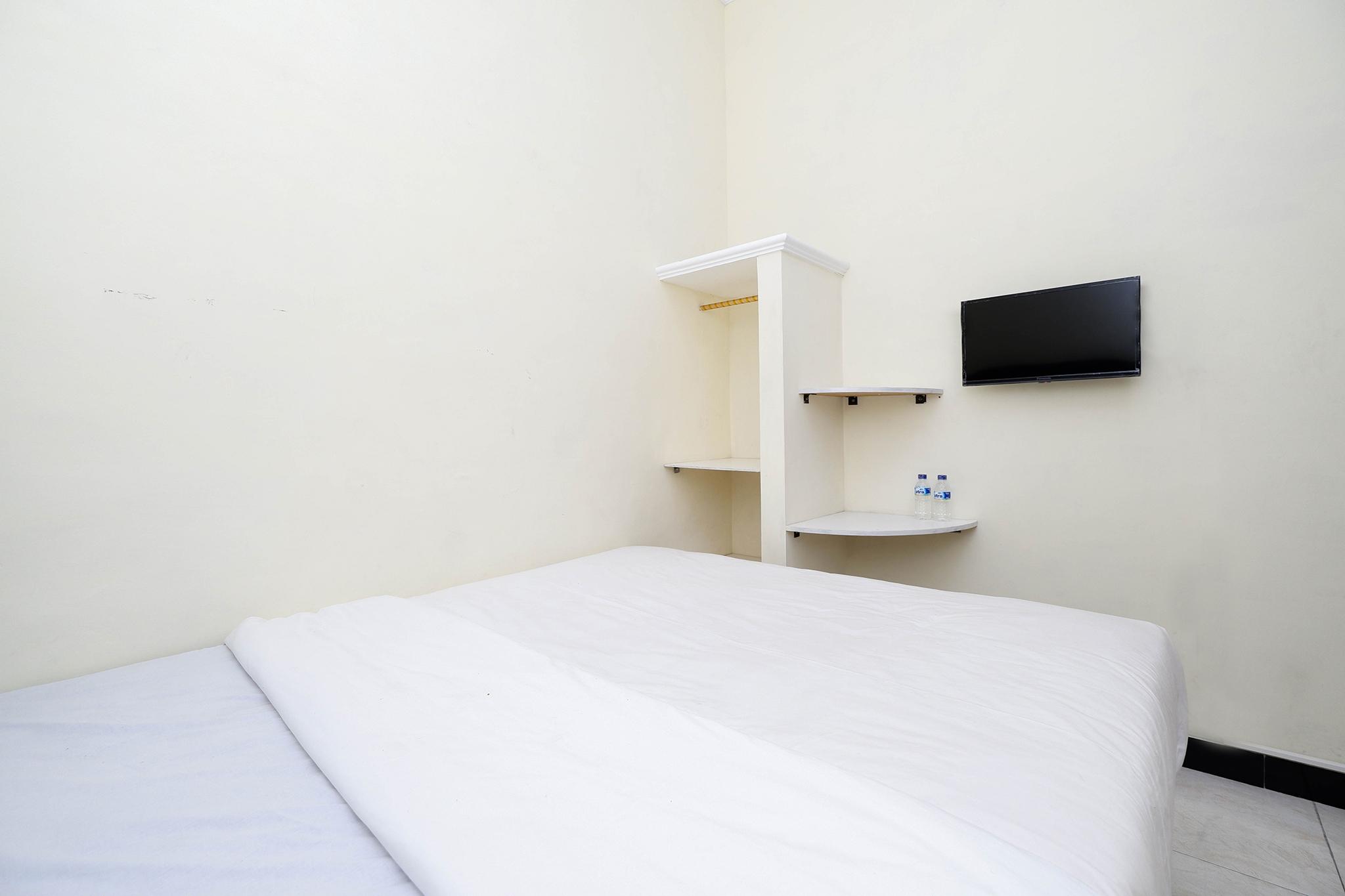 Super Oyo Capital O 2258 Santana Syariah Guest House Kartosuro Dış mekan fotoğraf