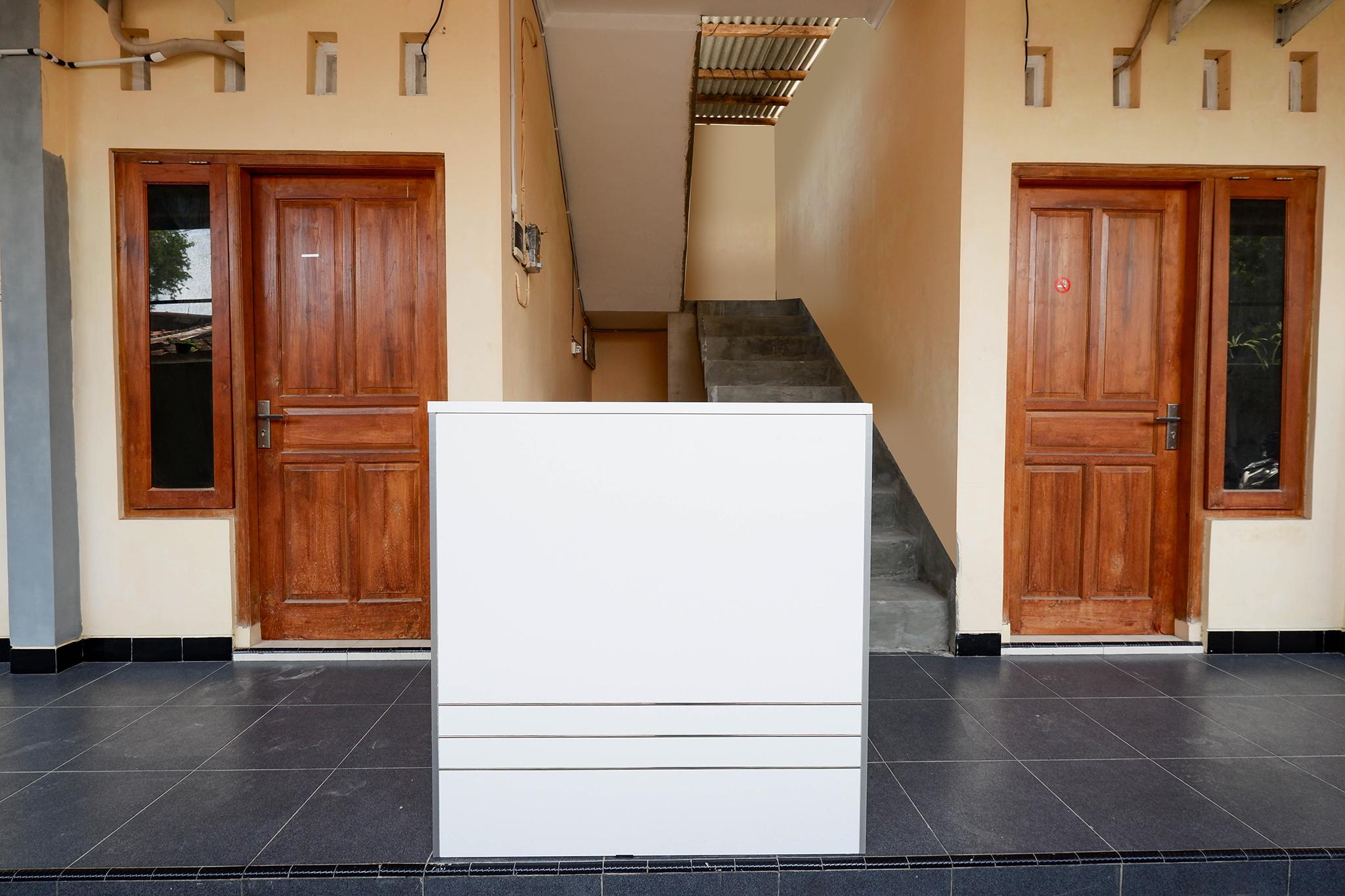 Super Oyo Capital O 2258 Santana Syariah Guest House Kartosuro Dış mekan fotoğraf