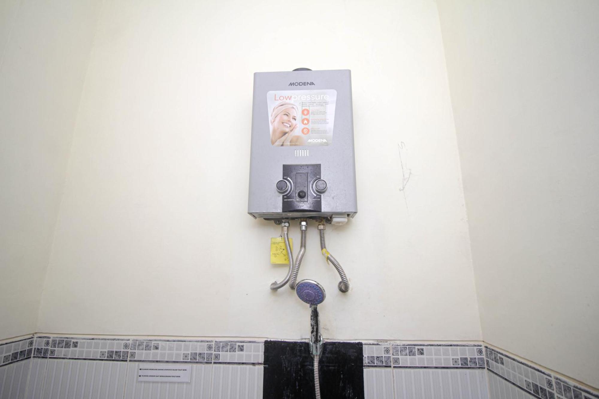 Super Oyo Capital O 2258 Santana Syariah Guest House Kartosuro Dış mekan fotoğraf
