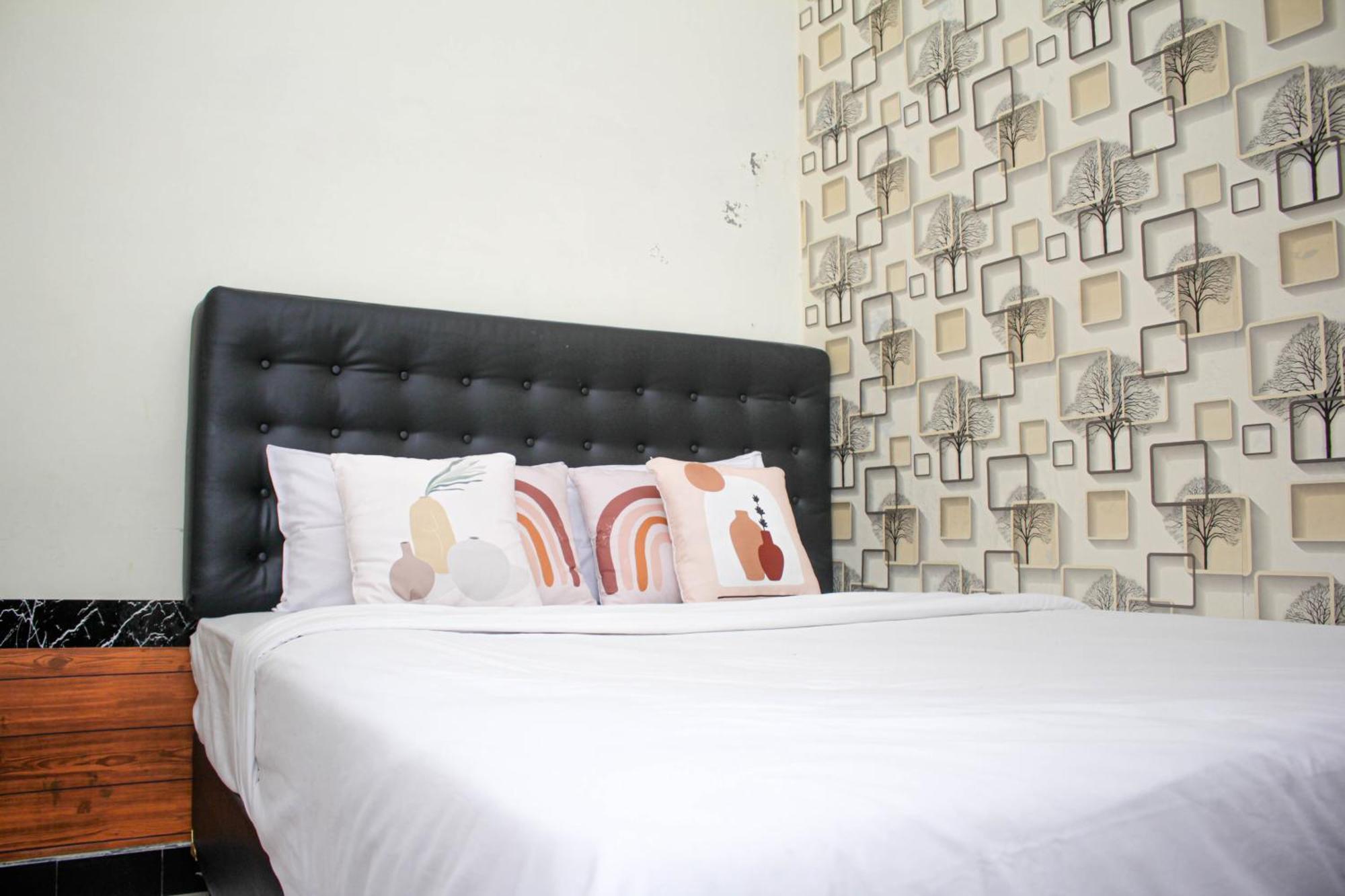 Super Oyo Capital O 2258 Santana Syariah Guest House Kartosuro Dış mekan fotoğraf