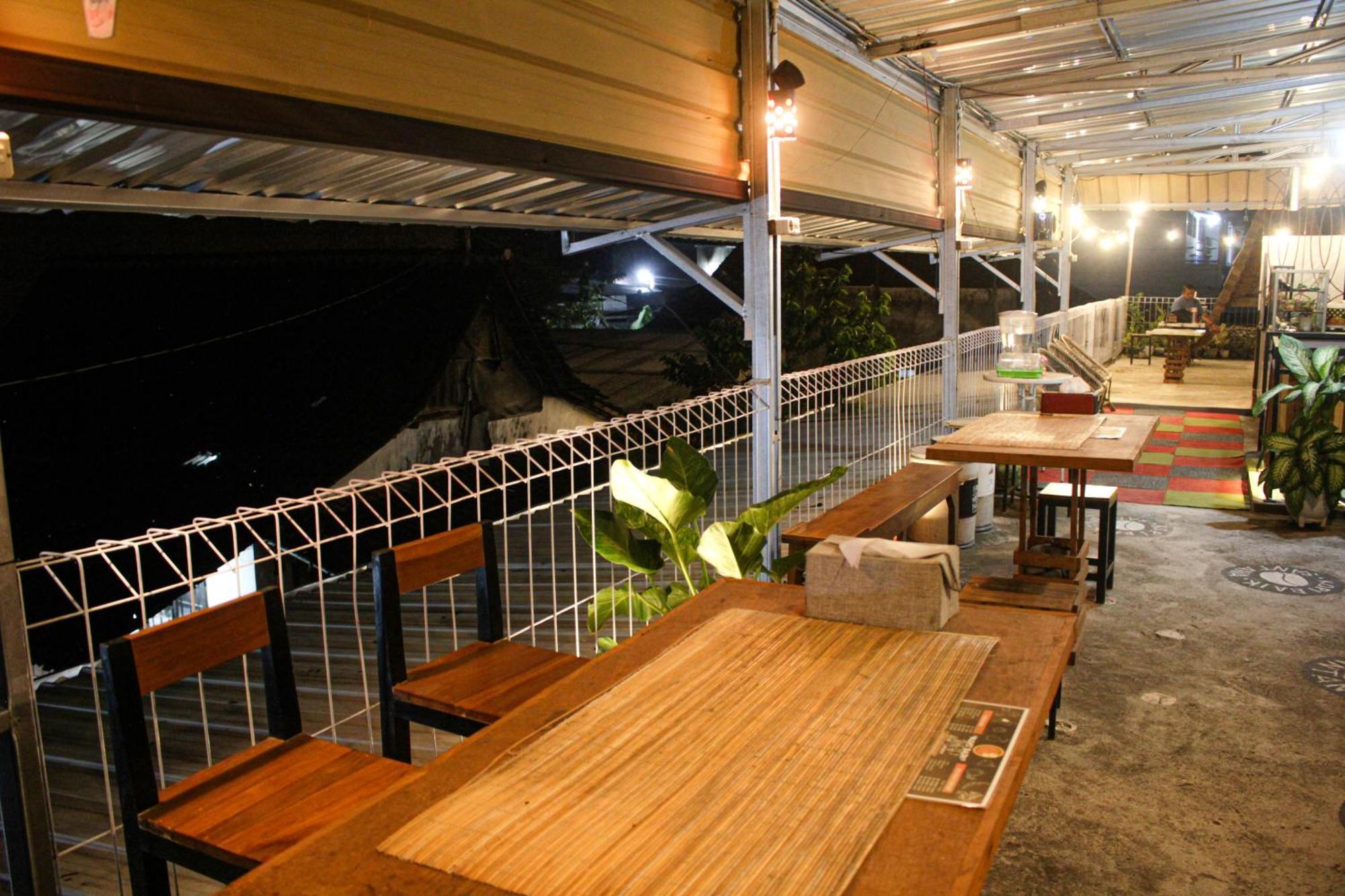 Super Oyo Capital O 2258 Santana Syariah Guest House Kartosuro Dış mekan fotoğraf