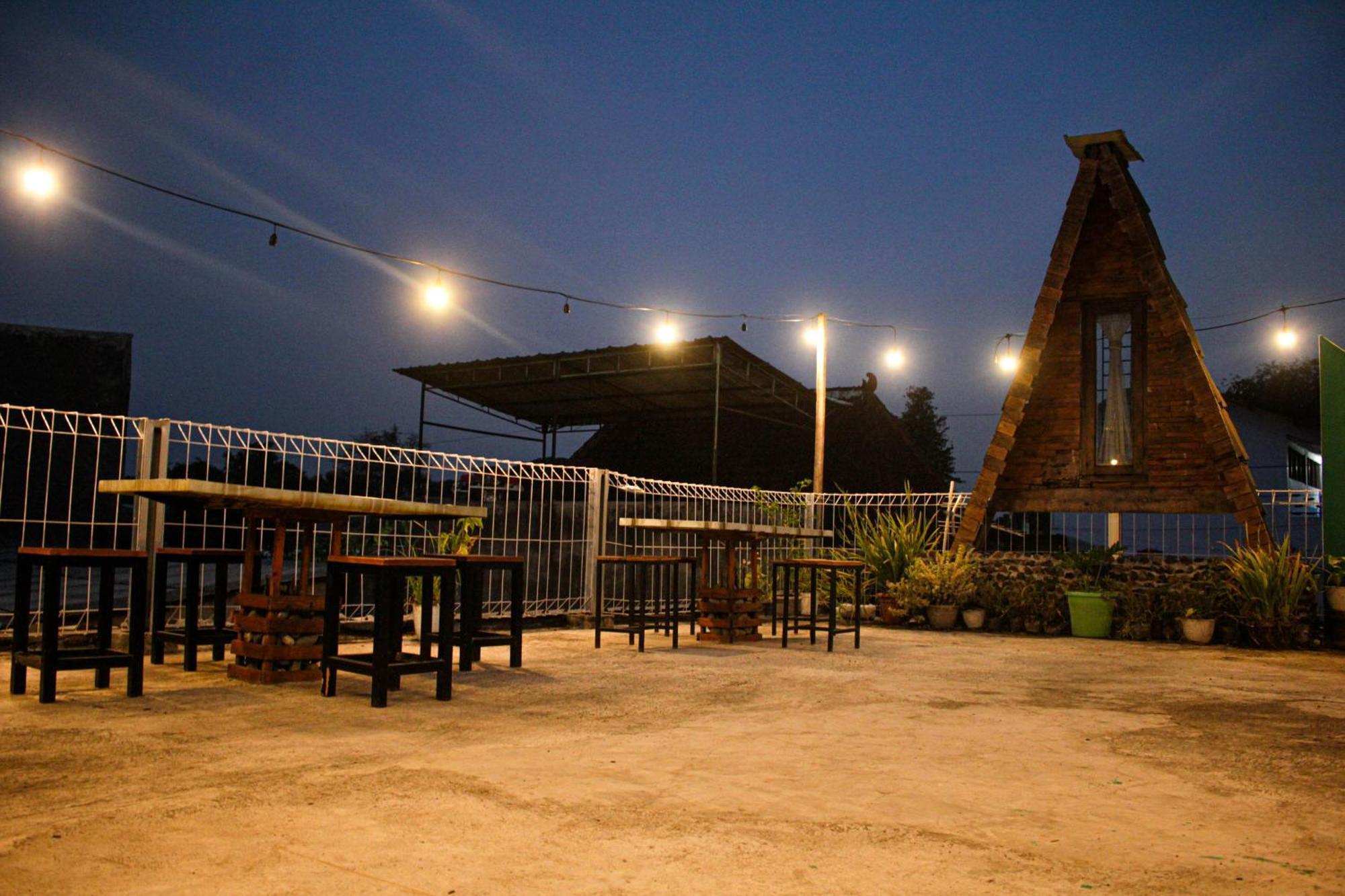 Super Oyo Capital O 2258 Santana Syariah Guest House Kartosuro Dış mekan fotoğraf