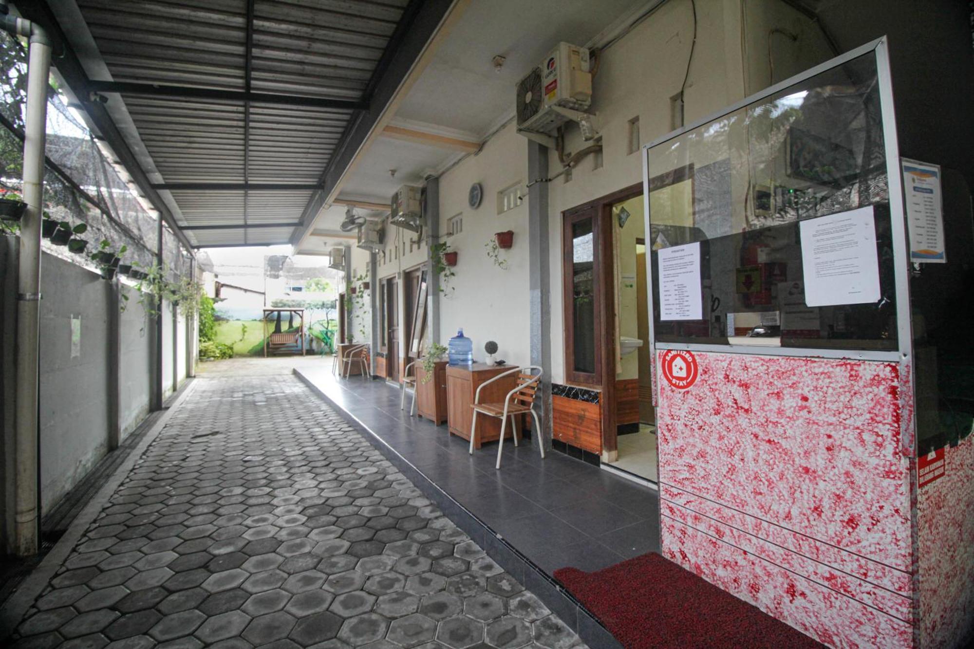 Super Oyo Capital O 2258 Santana Syariah Guest House Kartosuro Dış mekan fotoğraf