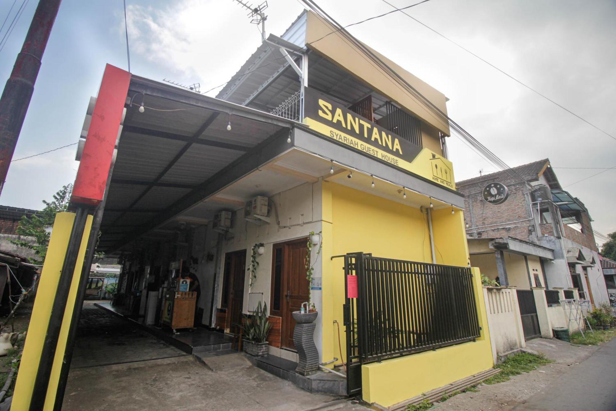 Super Oyo Capital O 2258 Santana Syariah Guest House Kartosuro Dış mekan fotoğraf