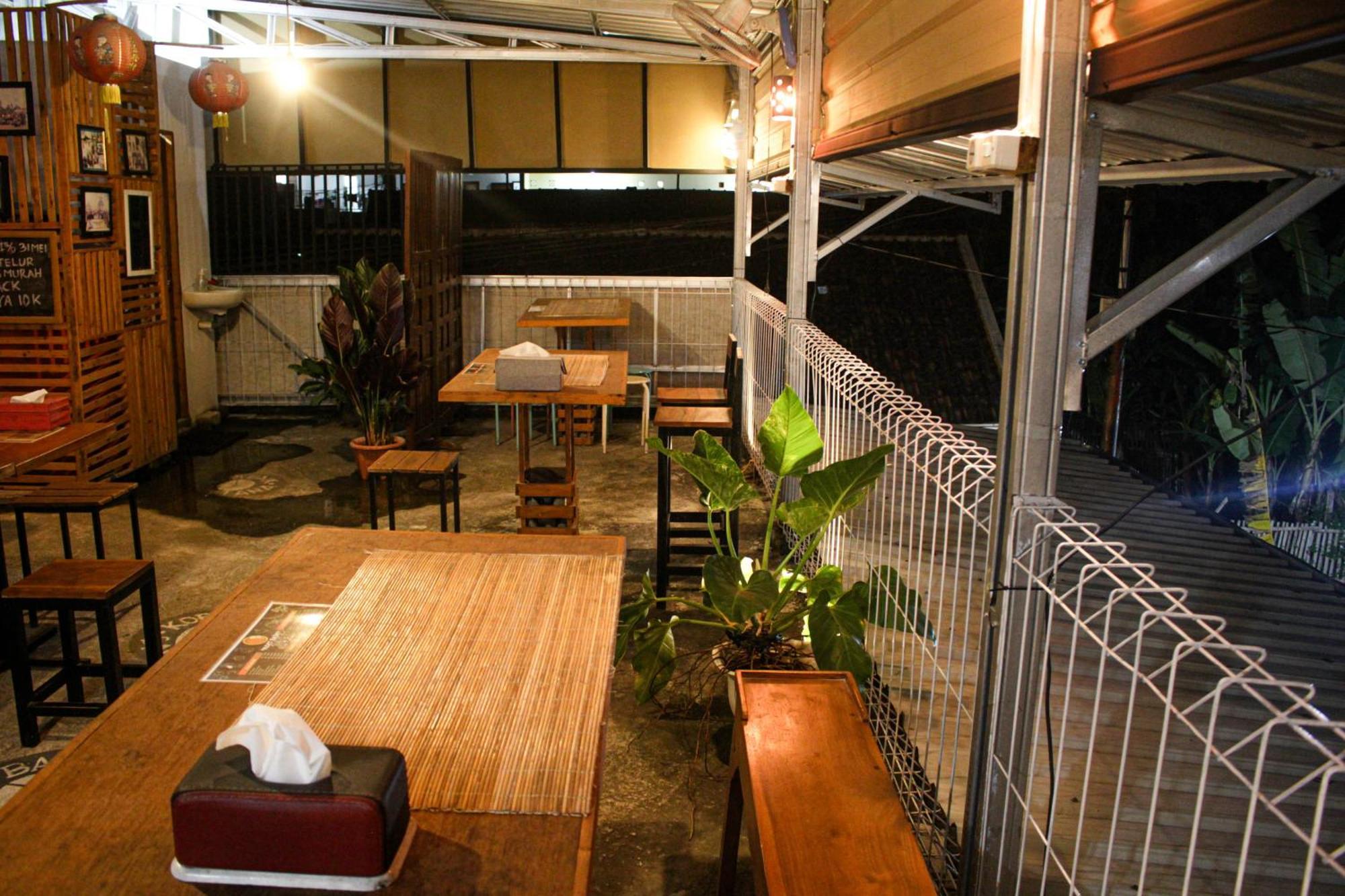 Super Oyo Capital O 2258 Santana Syariah Guest House Kartosuro Dış mekan fotoğraf