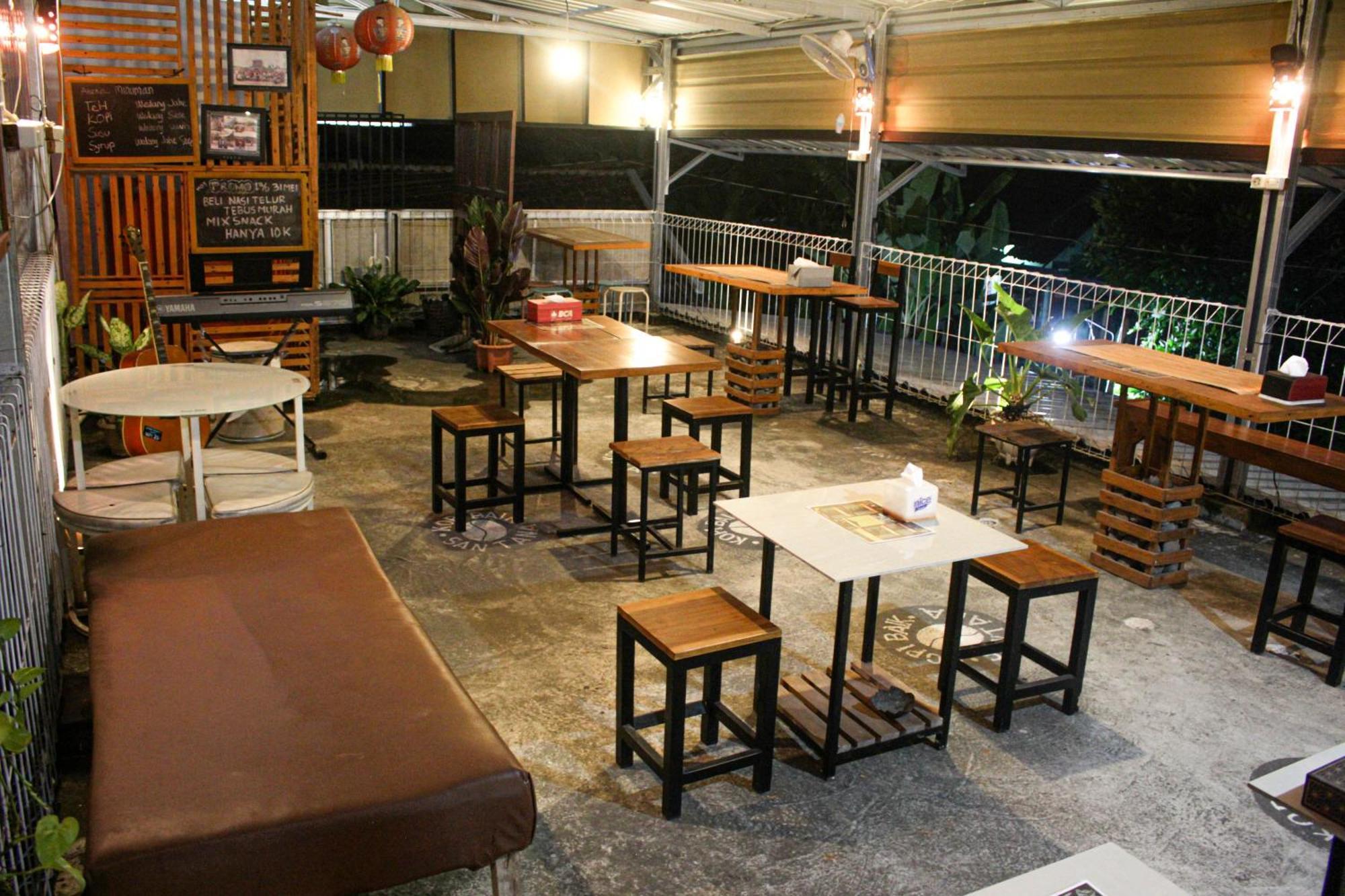Super Oyo Capital O 2258 Santana Syariah Guest House Kartosuro Dış mekan fotoğraf